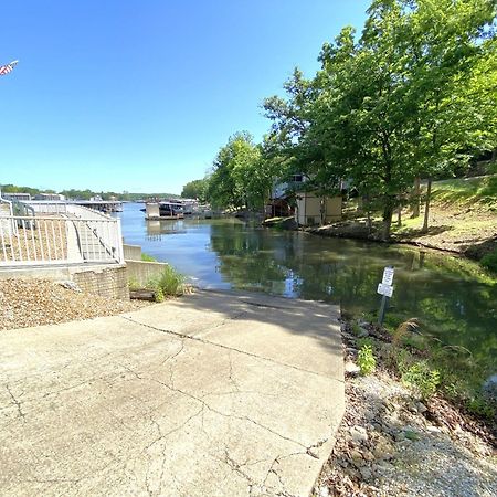 F Lakefront! Remodeled, Sleeps 4, Boat Slip, Patio, Wifi, Cable, Pool Осейдж-Бич Экстерьер фото